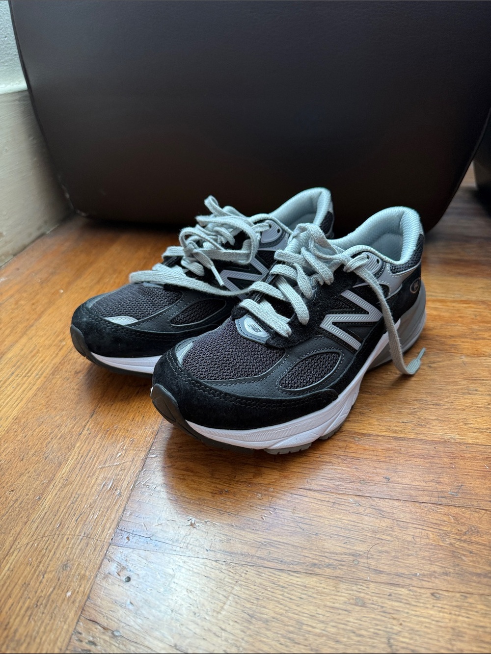 Women New Balance 990v6 Black Sneaker